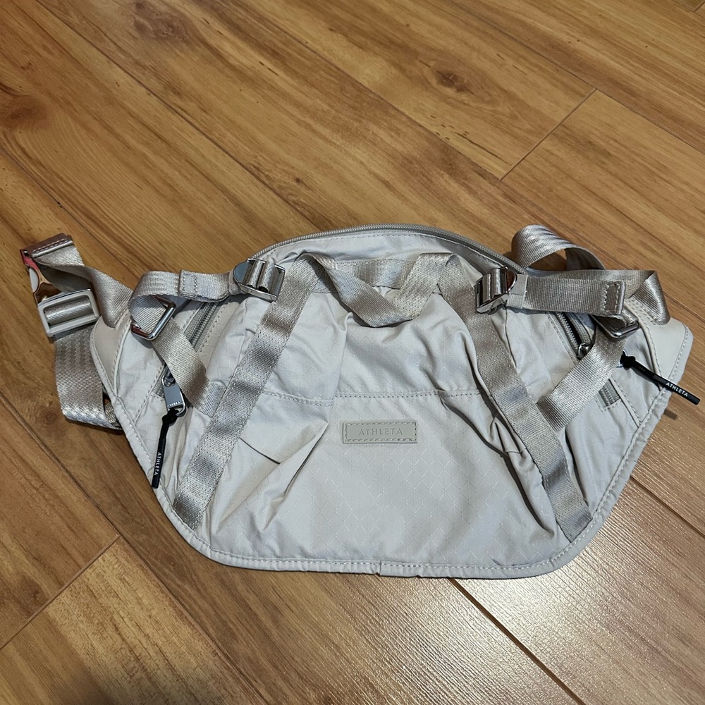 Athleta Excursion belt bag